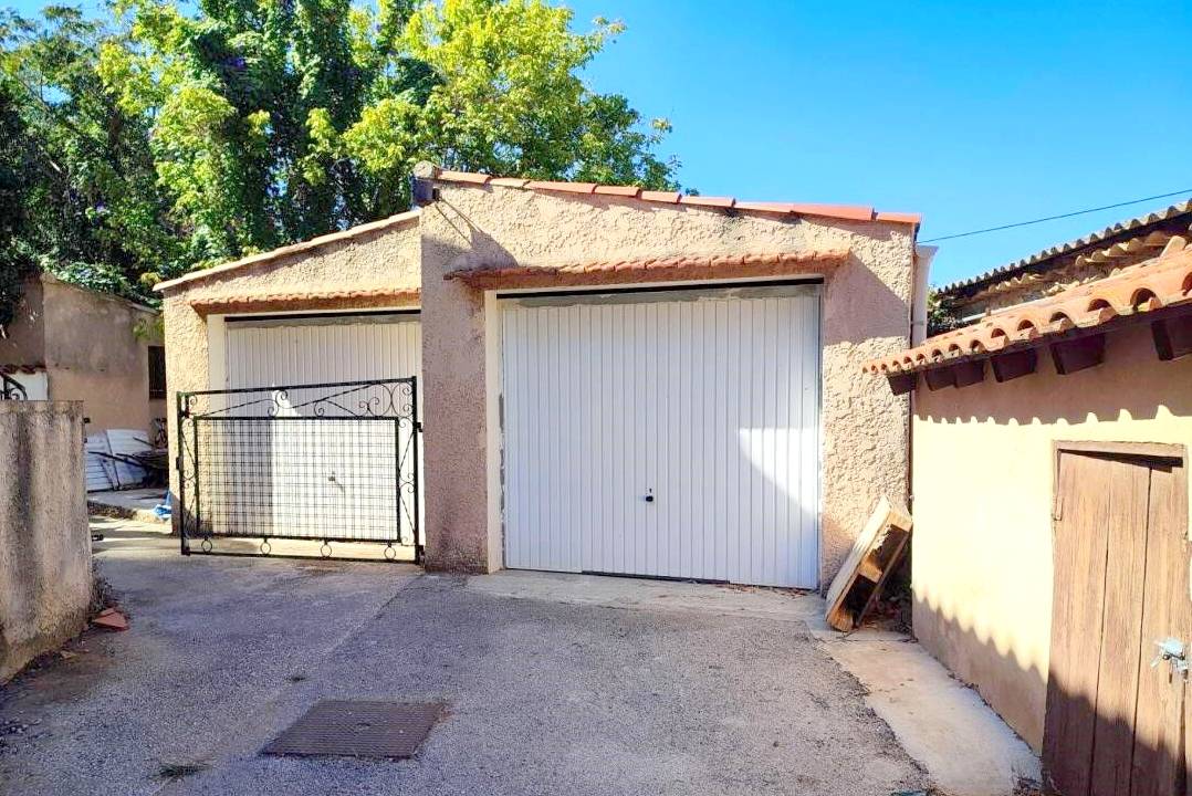 Deux garages à vendre dans le quartier Curet Haut à Six-Fours-les-Plages