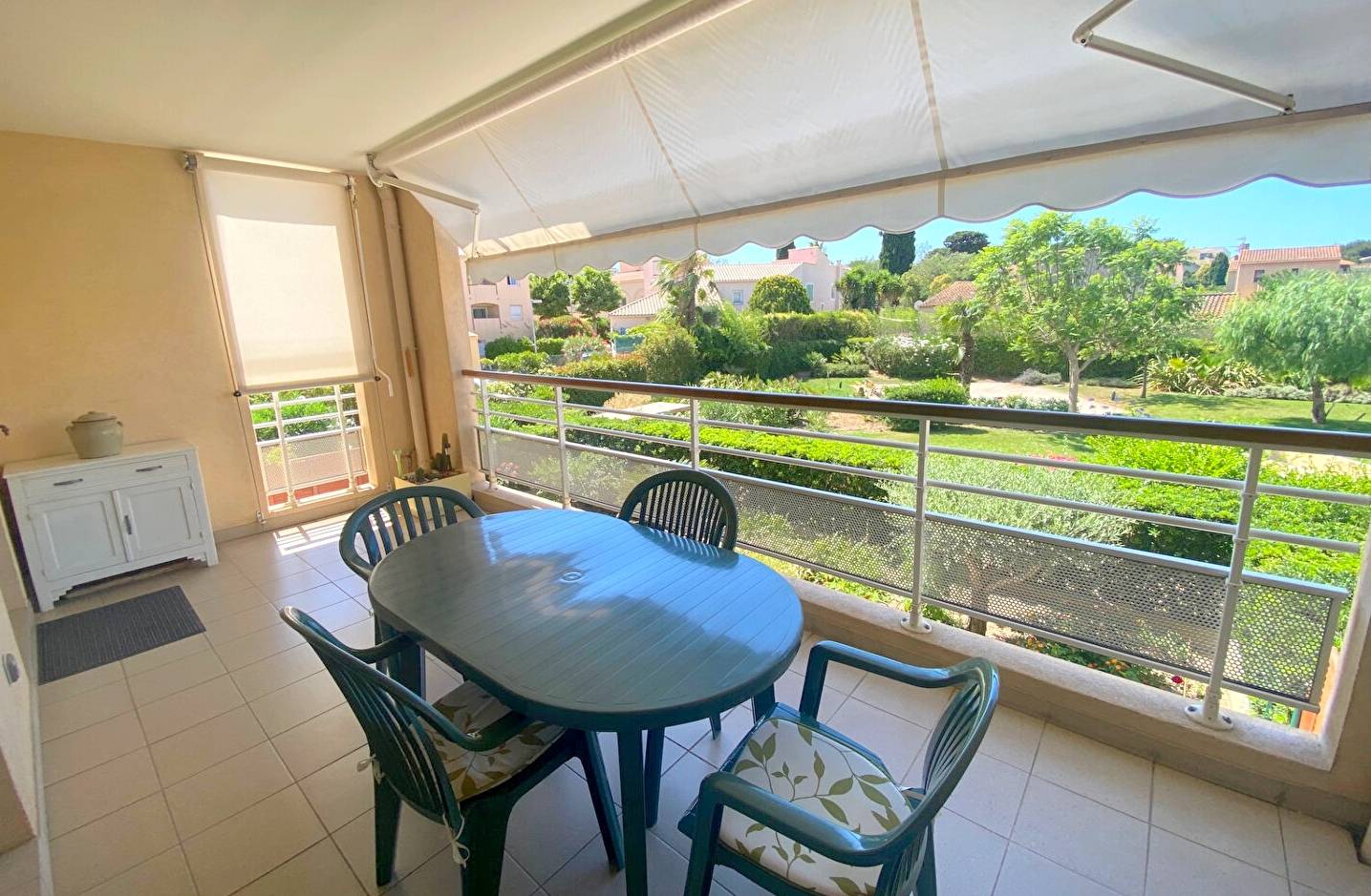 Appartement T4 avec grande terrasse à vendre dans le centre-ville de Six-Fours