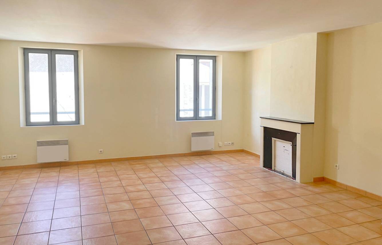 Appartement de trois chambres à vendre dans le village d'Ollioules