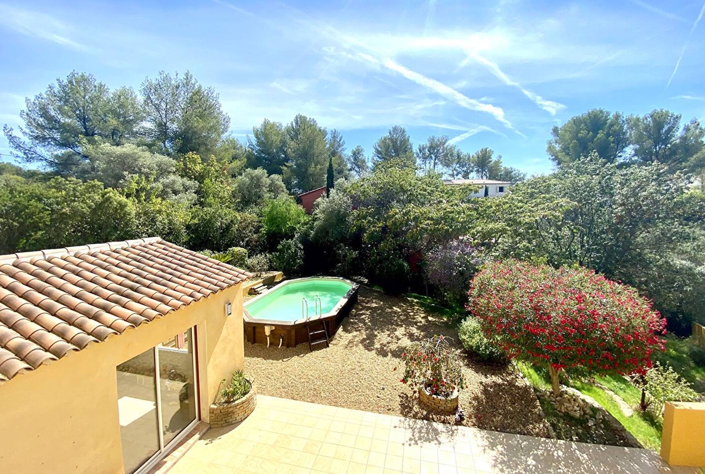 Propriété provençale dans un cadre de verdure à vendre à la limite de Bandol