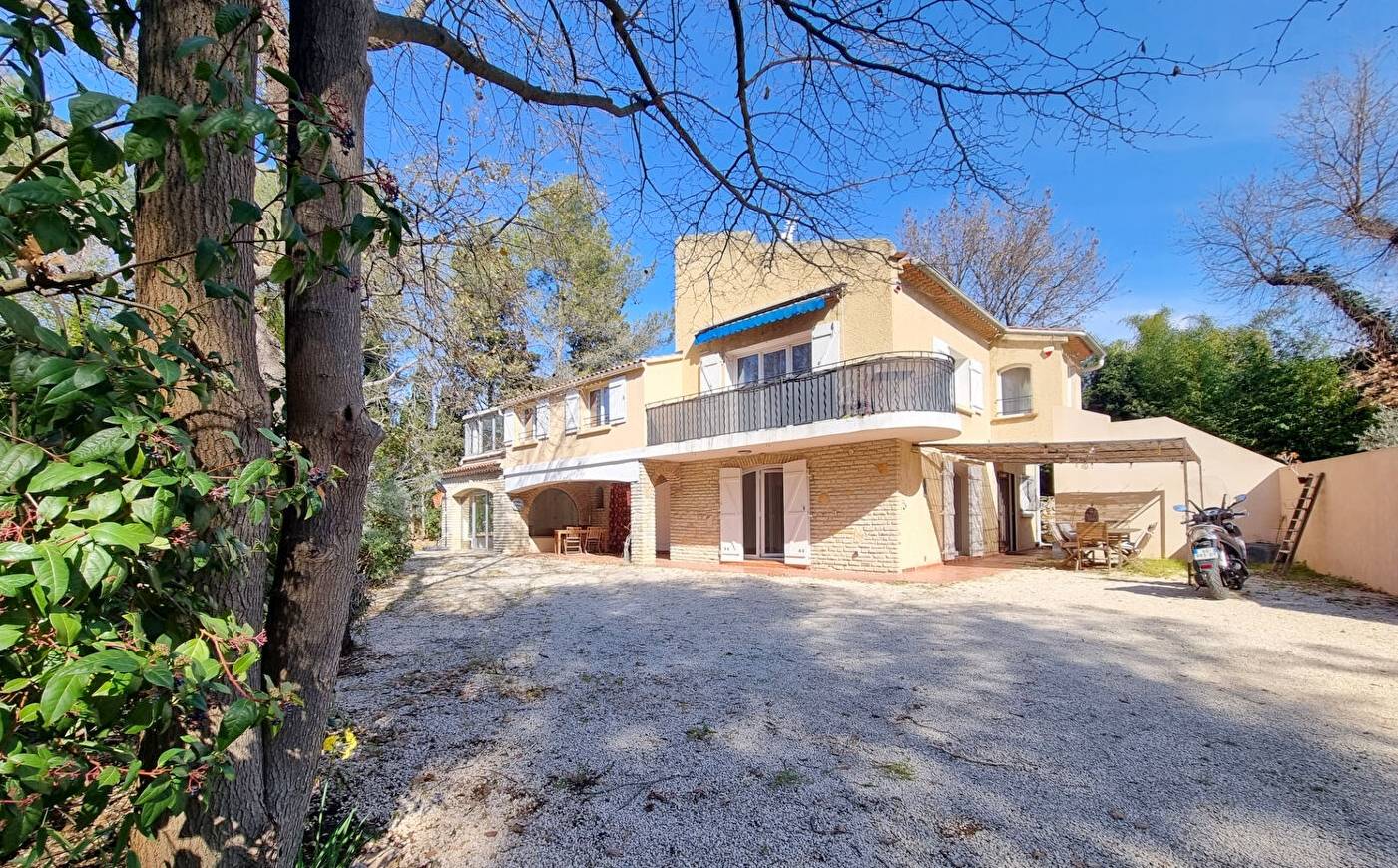 Bas de villa avec terrain de 1000 m² à vendre sur le secteur de Pierredon à Sanary