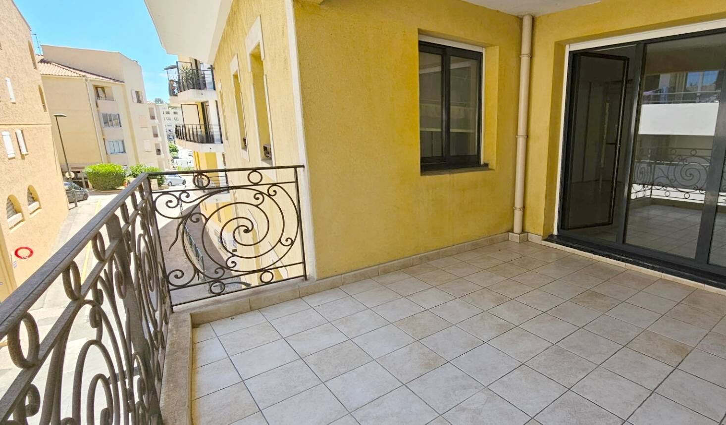 Appartement T3 avec grande terrasse à vendre Rue République à Six-Fours