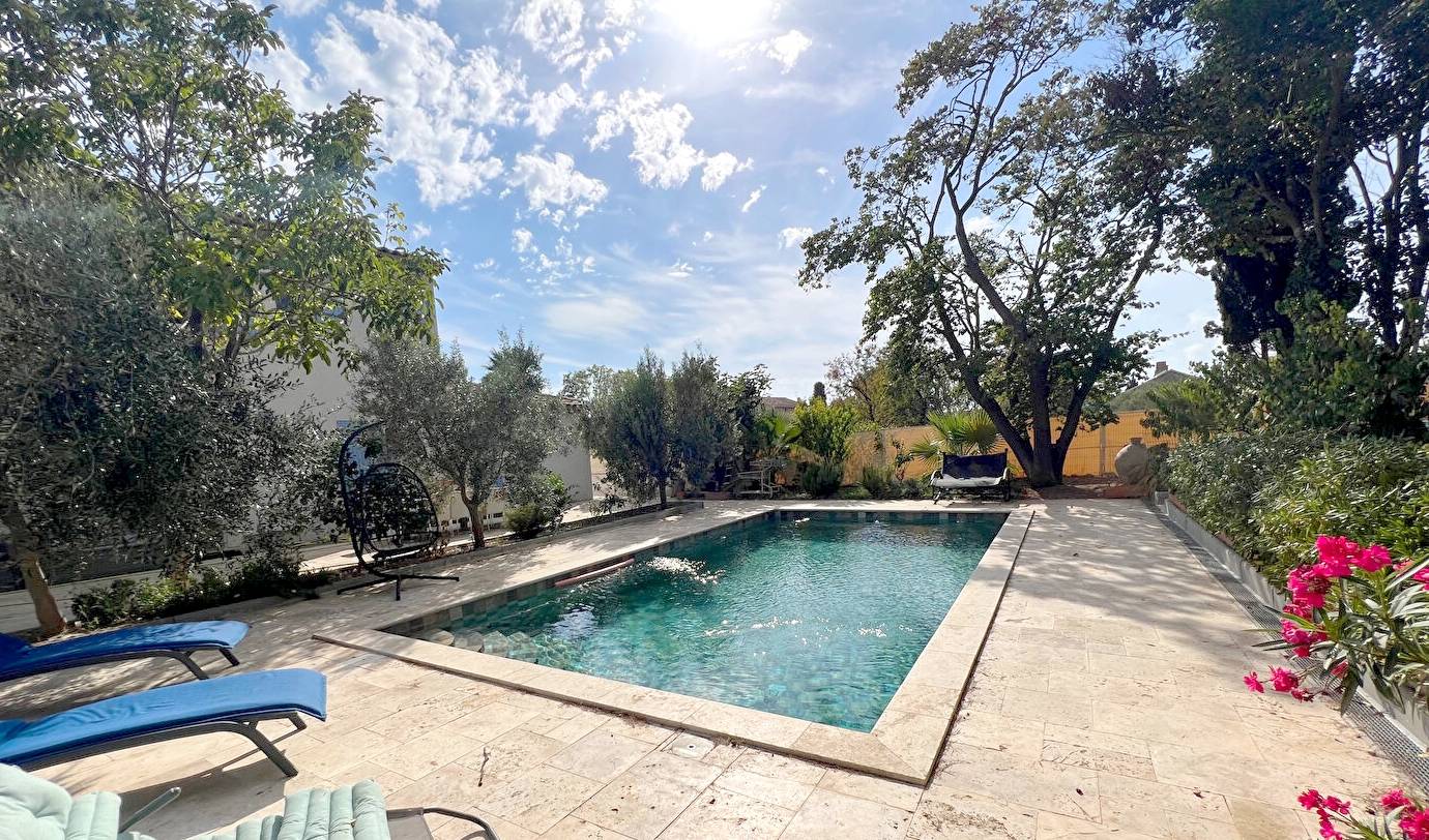 Maison avec piscine et grand jardin à vendre Ollioules