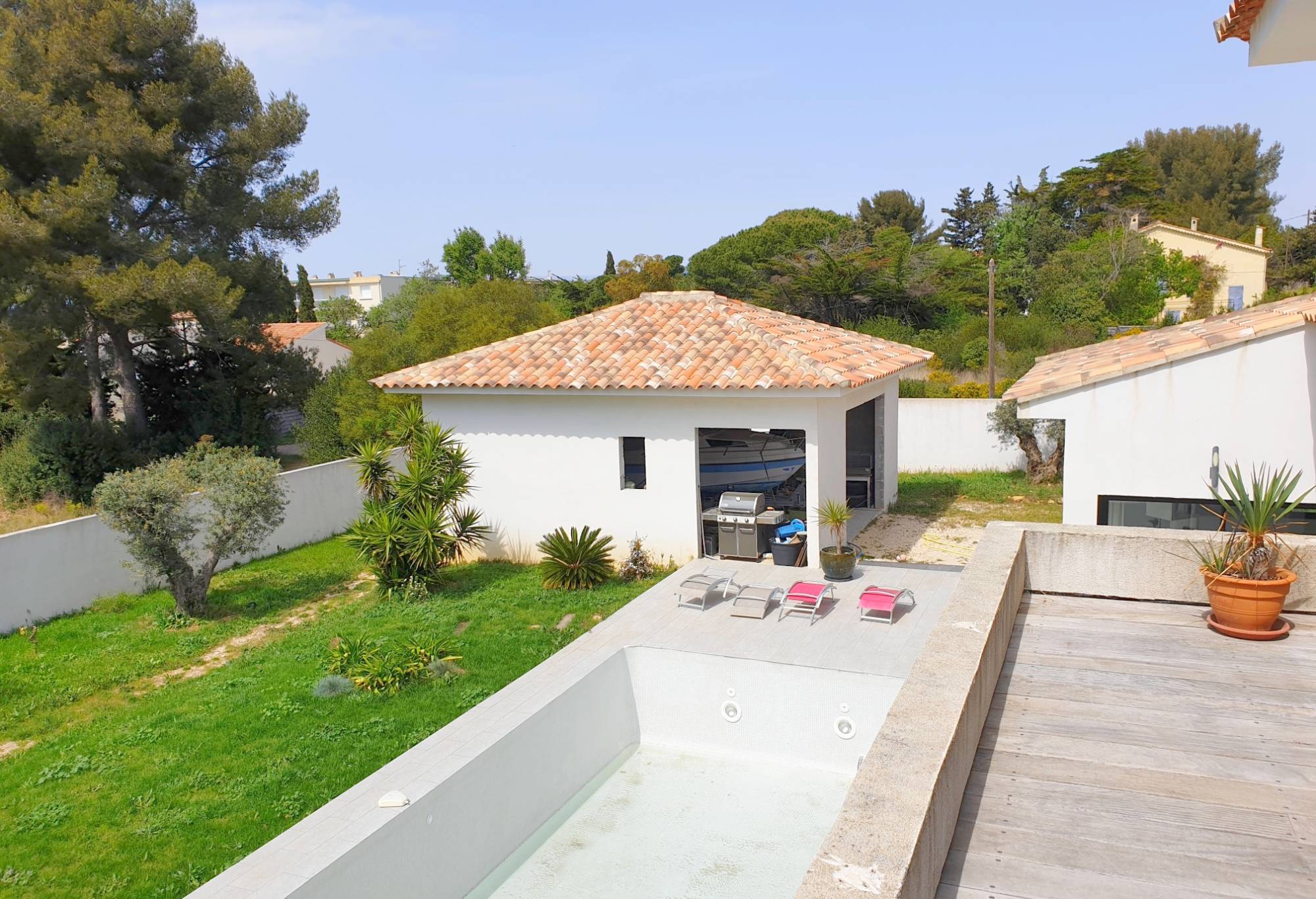 Maison d'exception avec piscine en dur