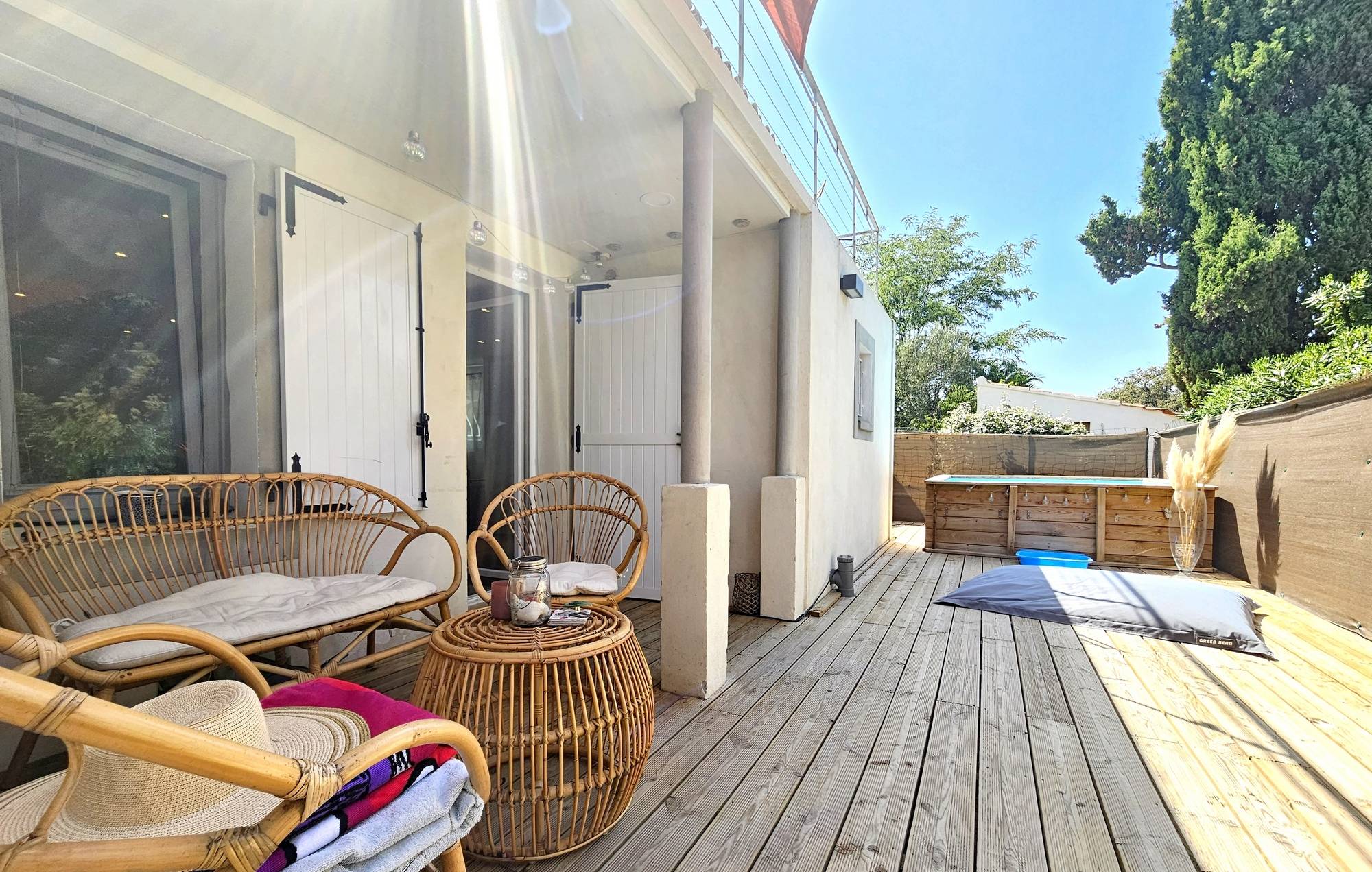 Maison de hameau avec terrasses et piscine hors-sol à vendre quartier Jaumard à Six-Fours