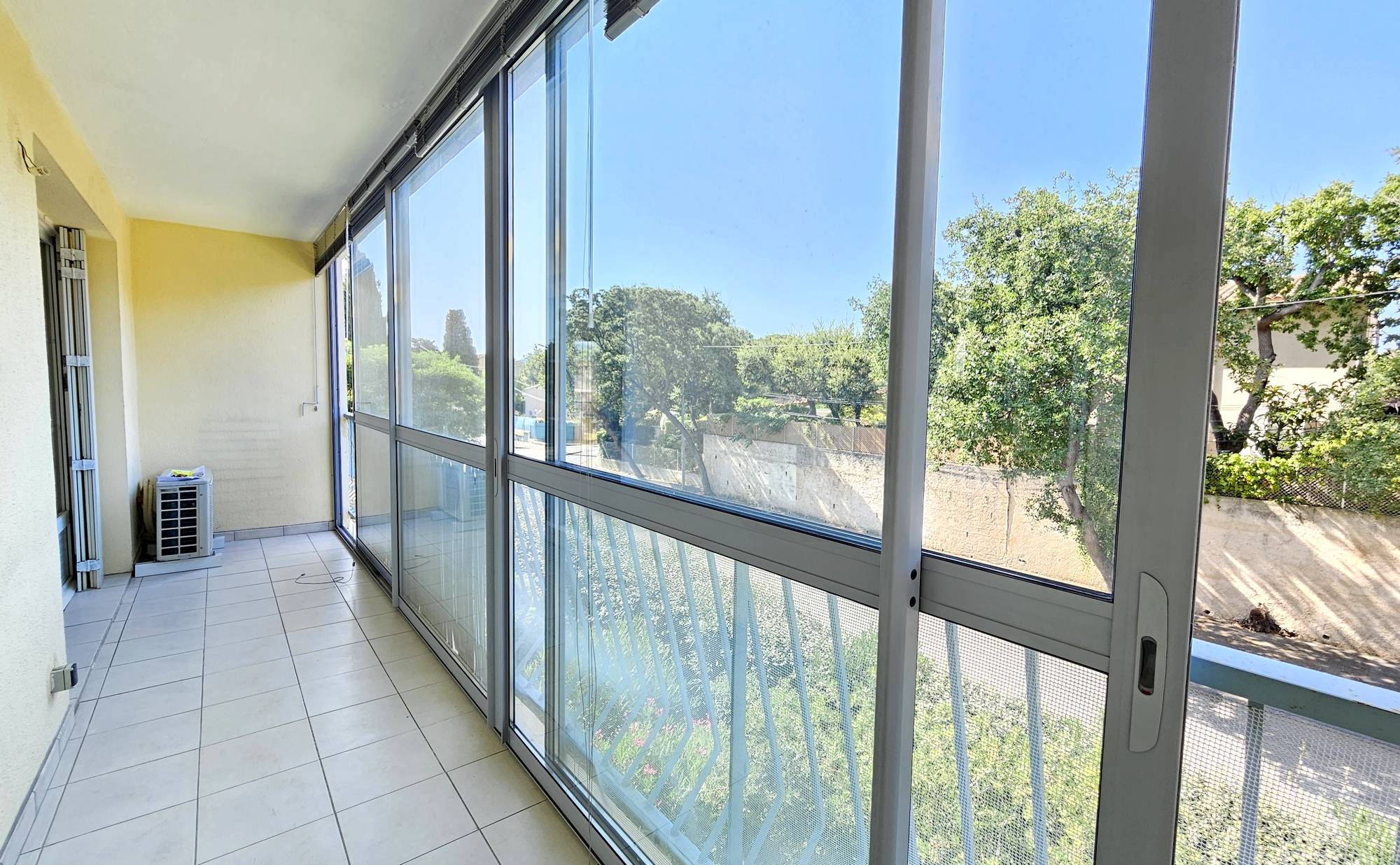 Appartement T2 avec terrasse à vendre secteur les Hoirs à Six-Fours-les-Plages