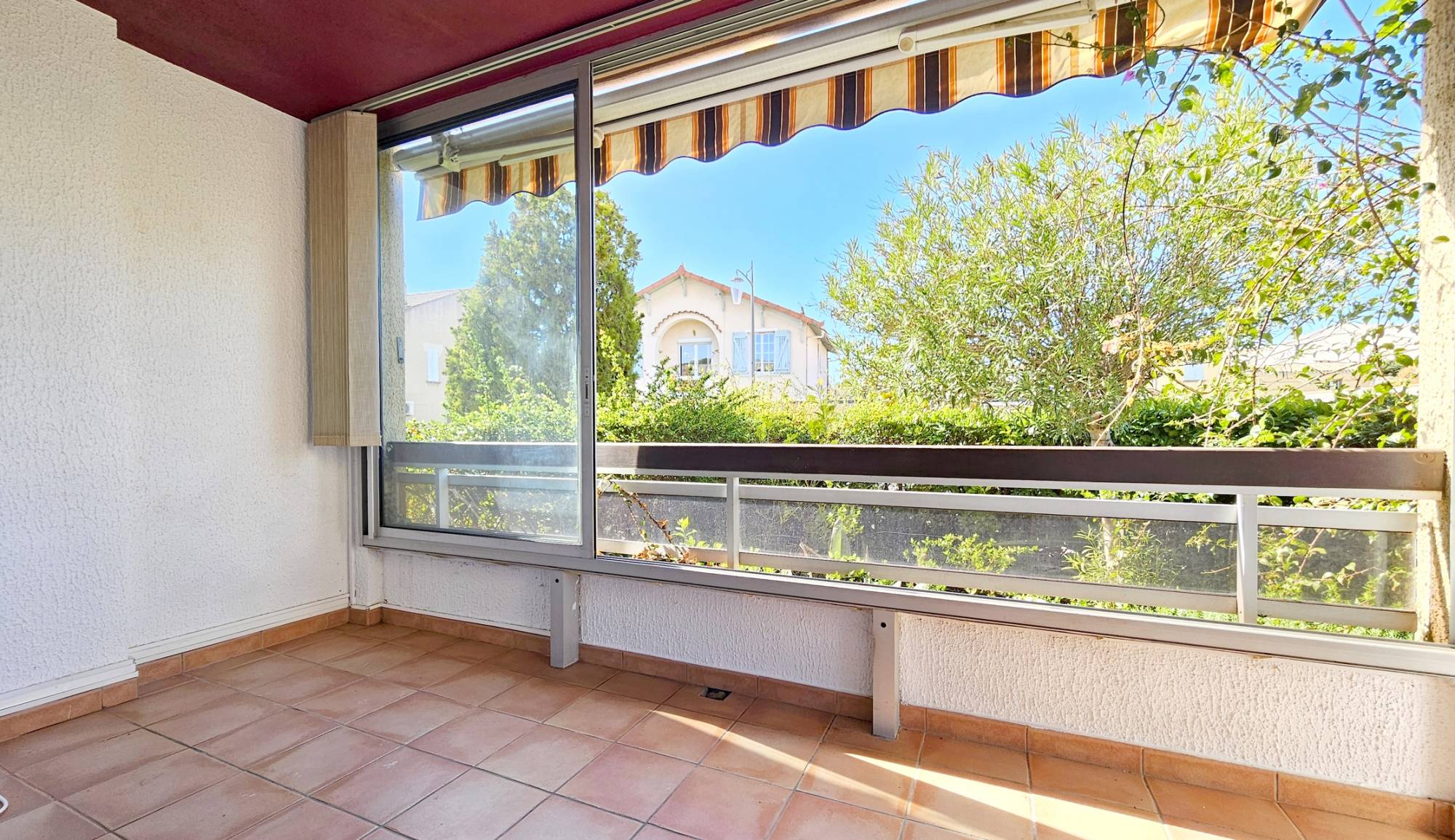 Appartement en petite copropriété à vendre par notre agence immobilière Sanary