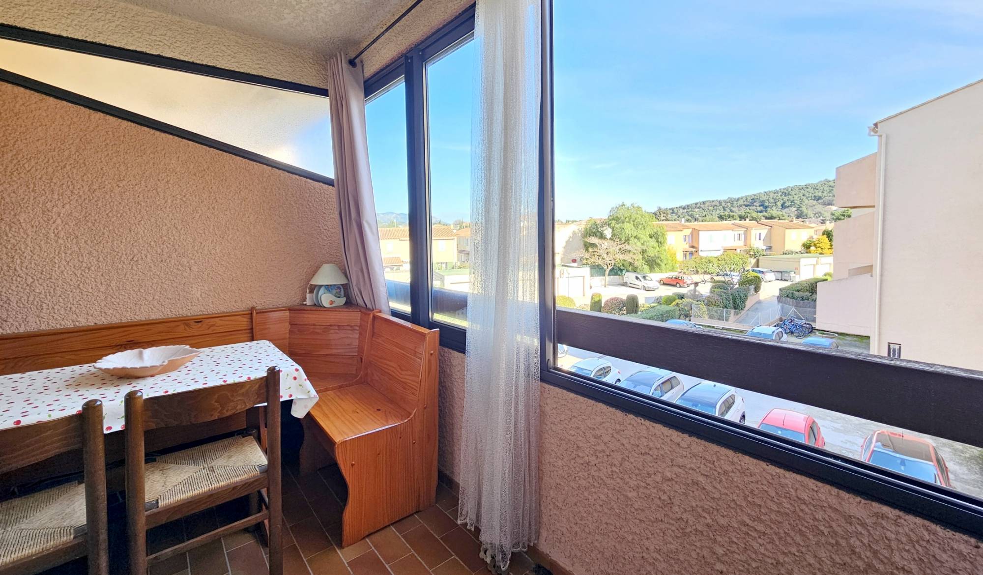 Appartement avec loggia à vendre à quinze minutes à pied du centre-ville de Sanary-sur-Mer