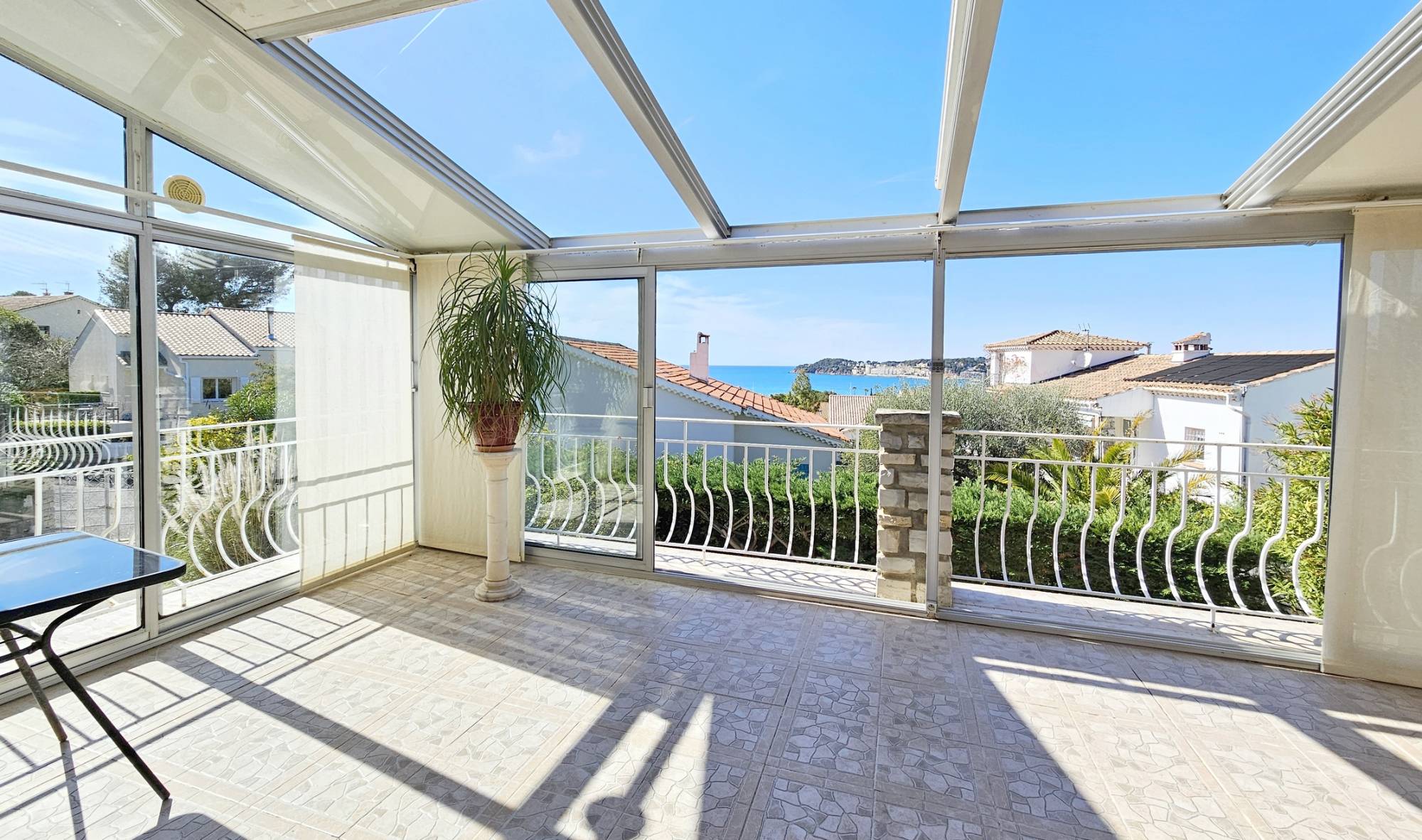 Maison familiale avec garage à vendre sur les hauteurs des Lônes à Six-Fours