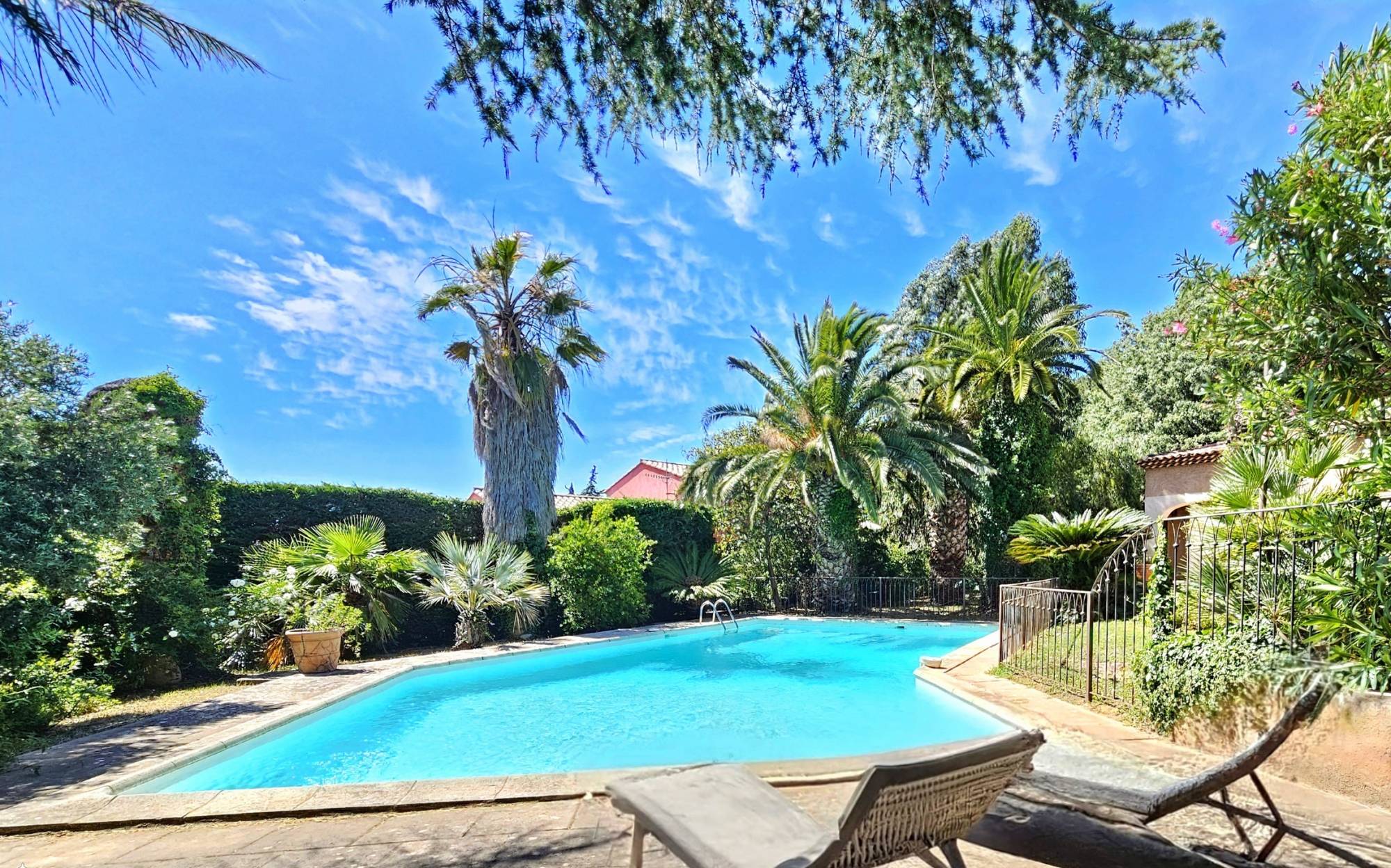 Villa de charme avec piscine à vendre à Ollioules, quartier Terrebrune