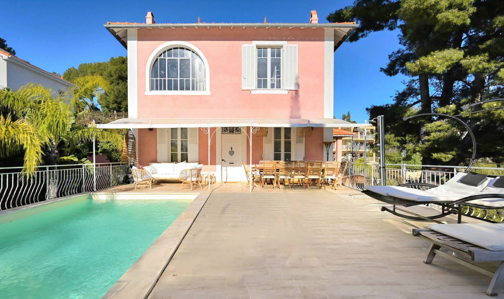 Maison bourgeoise du XIXe siècle à vendre sur la Côte d'Azur