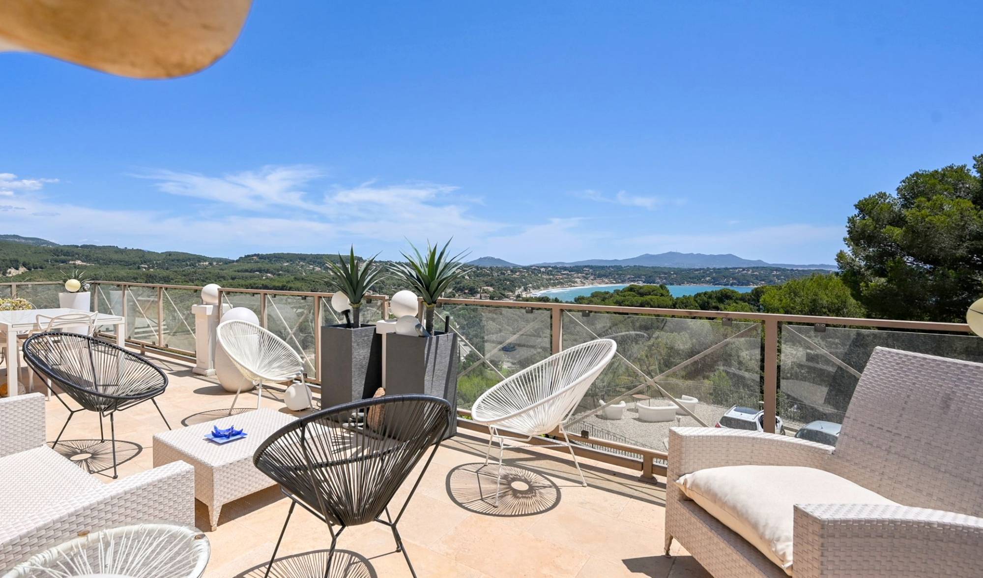 Villa sur le toit haut de gamme à vendre à Bandol, quartier de l'Escourche