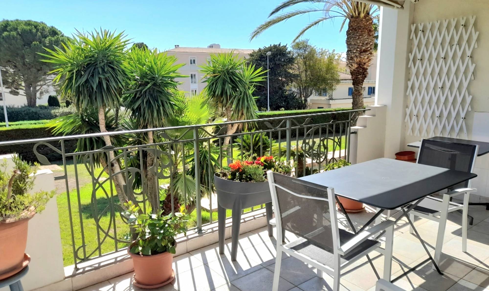 Appartement avec terrasse et garage à vendre Rue de Syracuse à Sanary