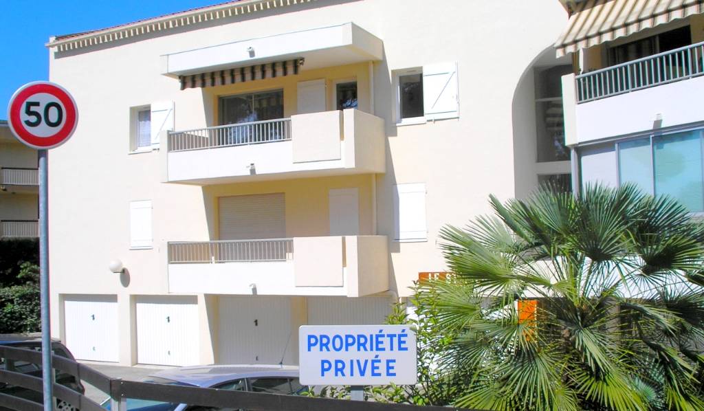 Appartement F2 à vendre dans une propriété privée de Sanary