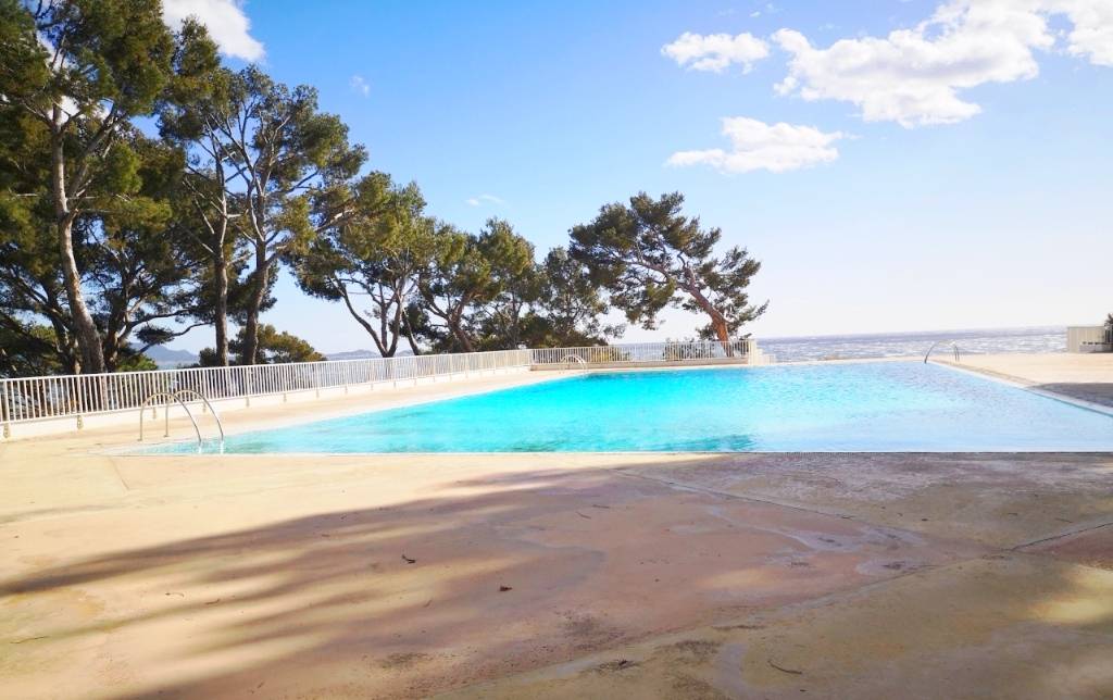 Grande copropriété avec piscine et vue mer panoramique