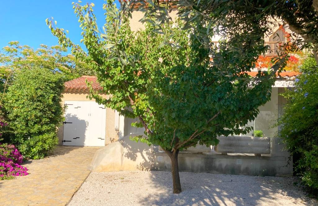 Maison avec garage à vendre à proximité de la Corniche de la Coudoulière