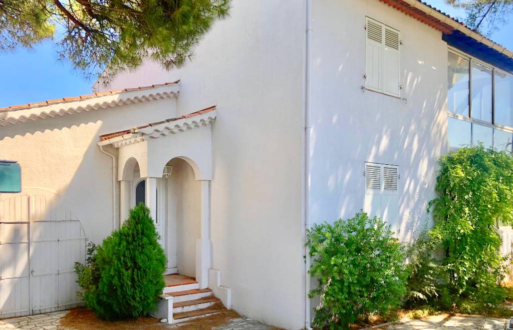 Villa 8 pièces avec terrain à vendre à Sanary