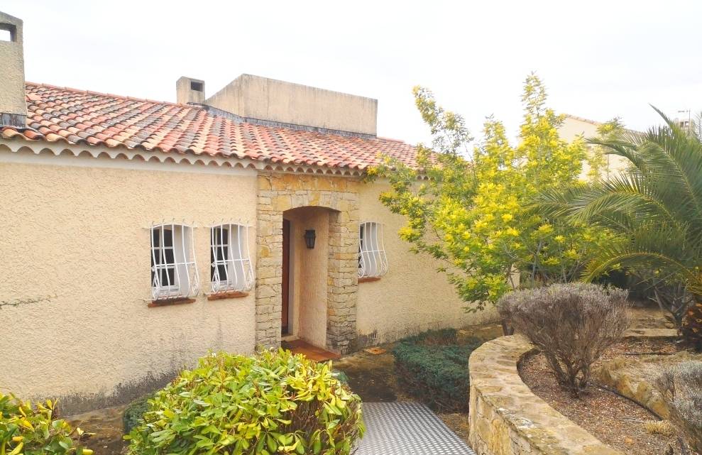 Maison de plain-pied avec 2 chambres à vendre à Bandol