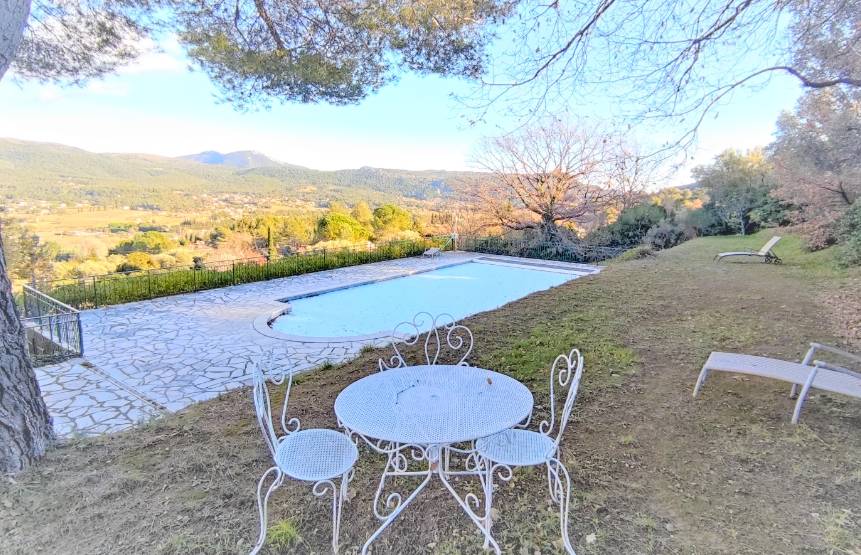 Maison avec piscine à vendre à 20 minutes de Toulon