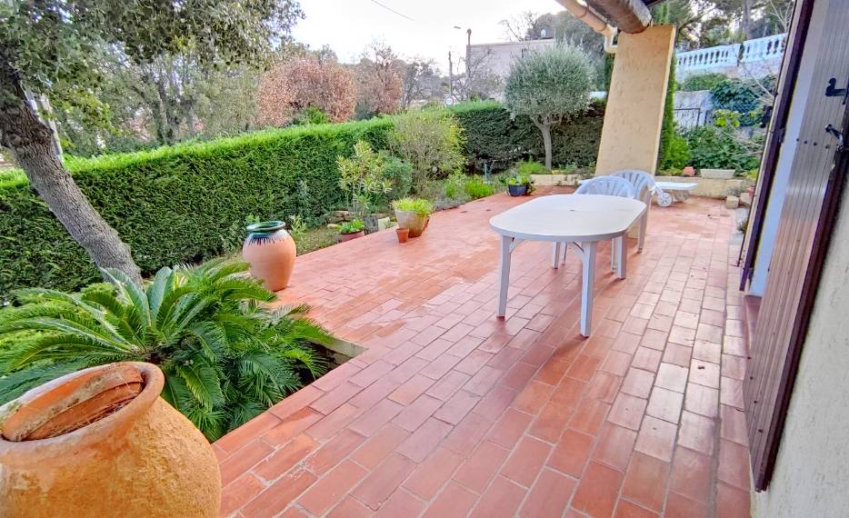 Maison avec jardin et terrasses à vendre secteur La Mascotte