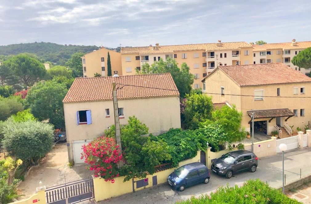 Appartement à vendre dans une résidence située à proximité du centre de Sanary