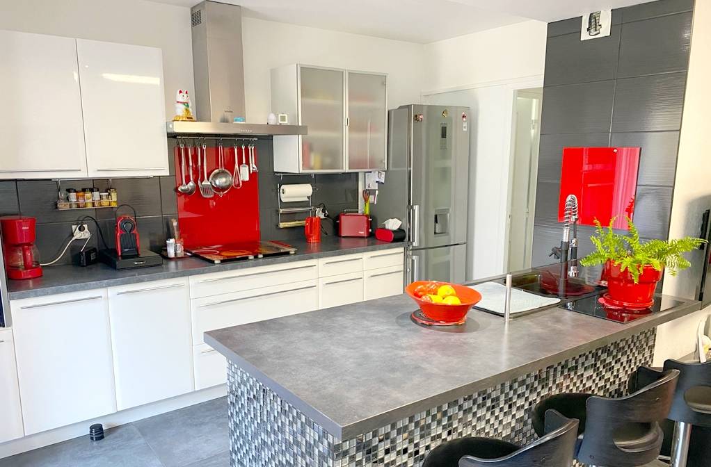 Appartement 3 pièces avec jardin et garage en sous-sol à vendre à Six Fours