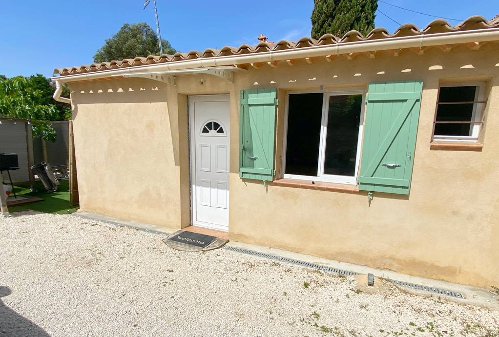 Villa à vendre avec un studio indépendant rénové