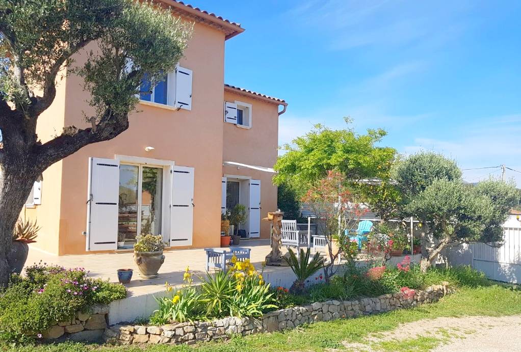 Maison individuelle avec terrain piscinable à vendre secteur des Prats à Sanary