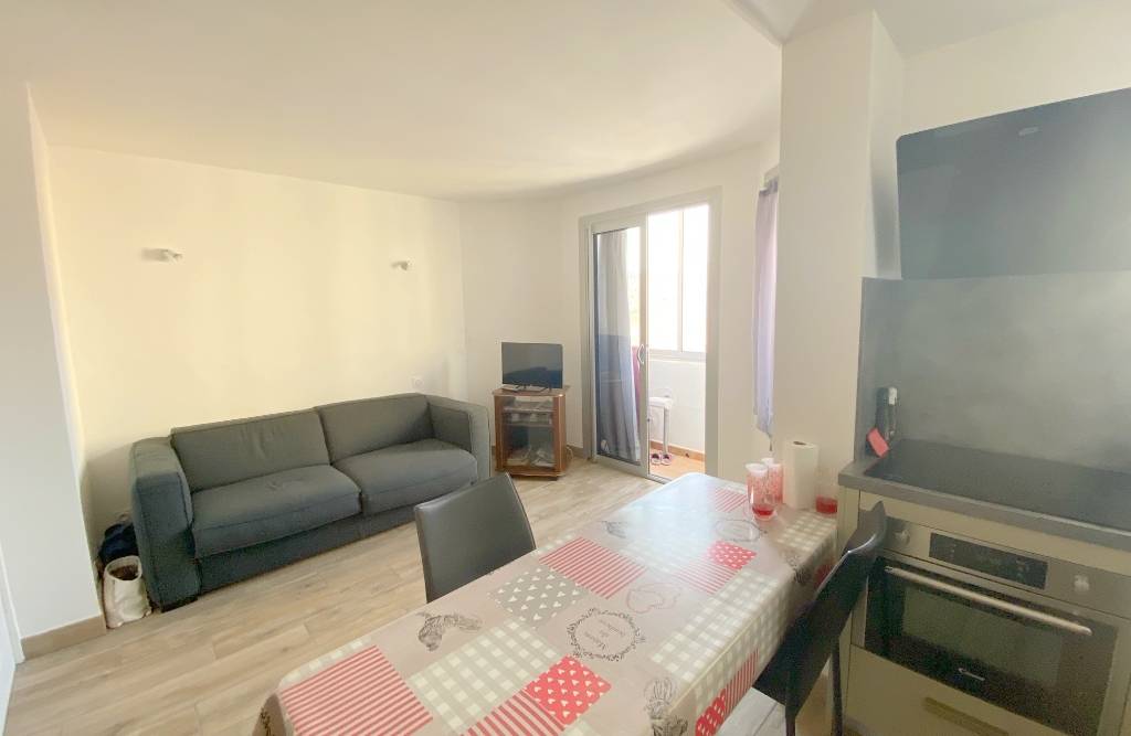 Appartement T2 rénové à vendre sur le Port du Brusc