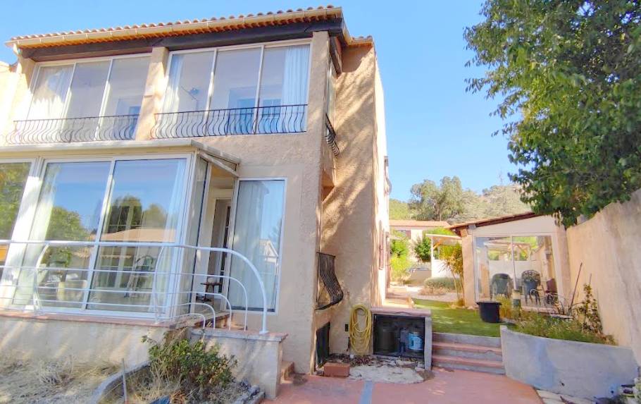 Maison provençale de quatre chambres à vendre à Six Fours