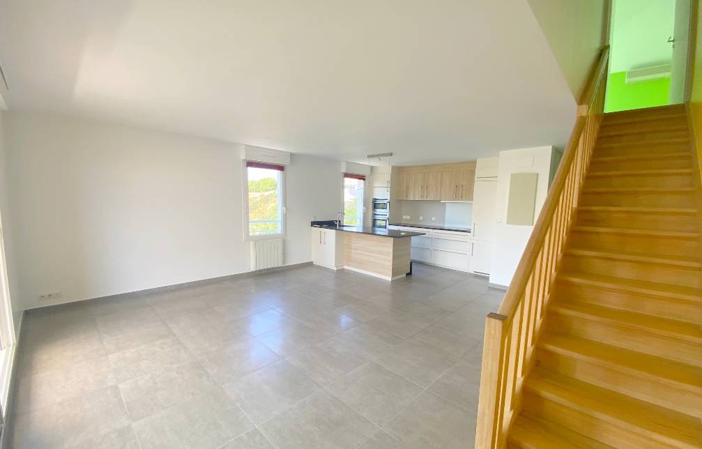 Appartement F4 en dernier étage dans résidence avec ascenseur à vendre à Six-Fours