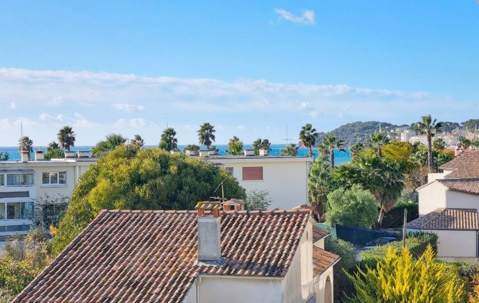 Appartement avec vue de la Baie de Sanary à vendre aux Lônes