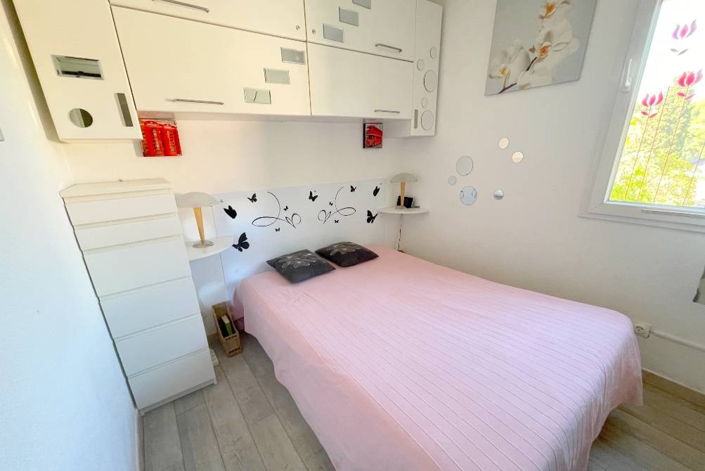 Appartement F2 à vendre dans résidence avec piscine à Sanary-sur-Mer