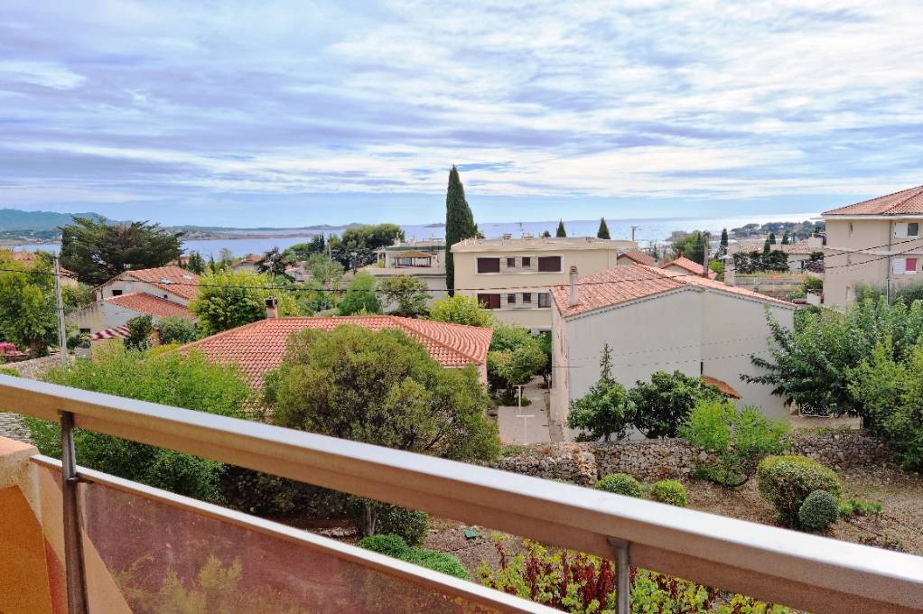 Appartement avec terrasse et vue mer à vendre à Bandol