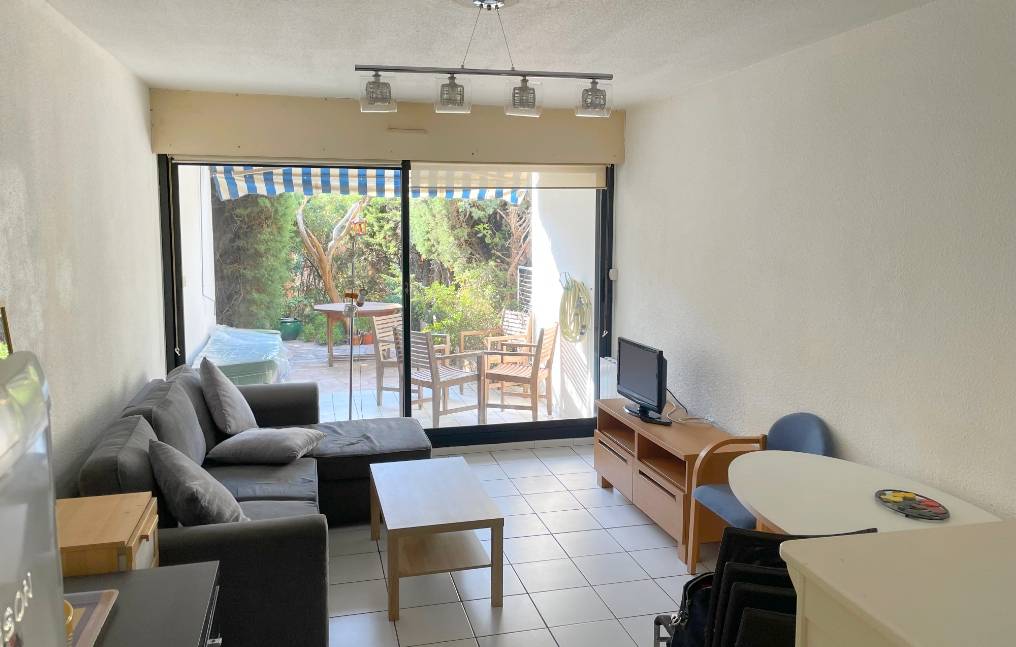 Studio avec jardin et parkings privatifs en vente à Bandol