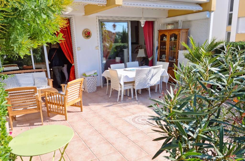 Appartement rez-de-jardin de trois pièces à vendre quartier Portissol à Sanary