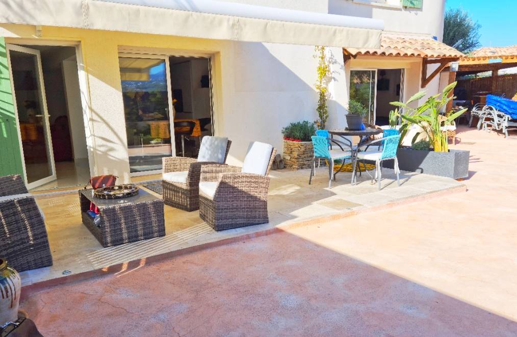 Appartement avec terrasse et jardin à vendre à proximité de la plage de la Gorguette