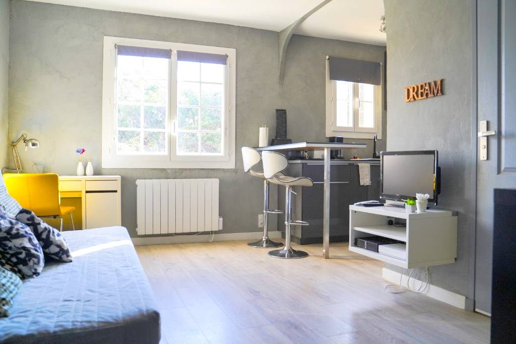 Studio en dernier étage à vendre sur la Corniche du Cros, au Brusc