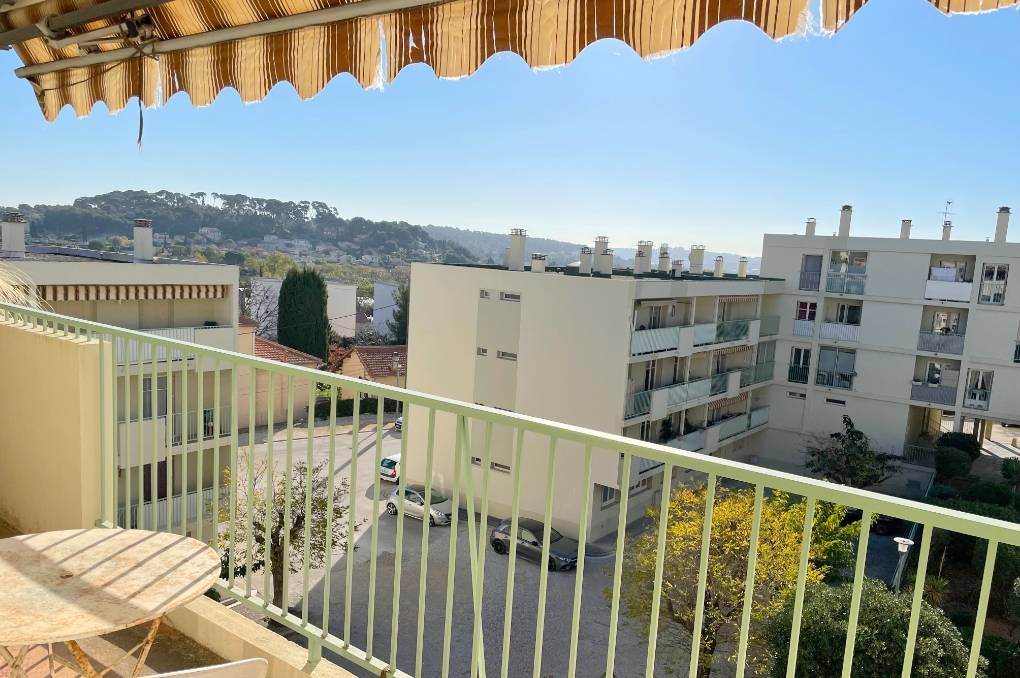 Appartement en dernier étage à vendre à Ollioules