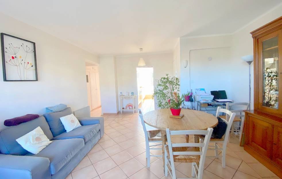 Appartement T3 volumineux à vendre Carraire de Sauviou