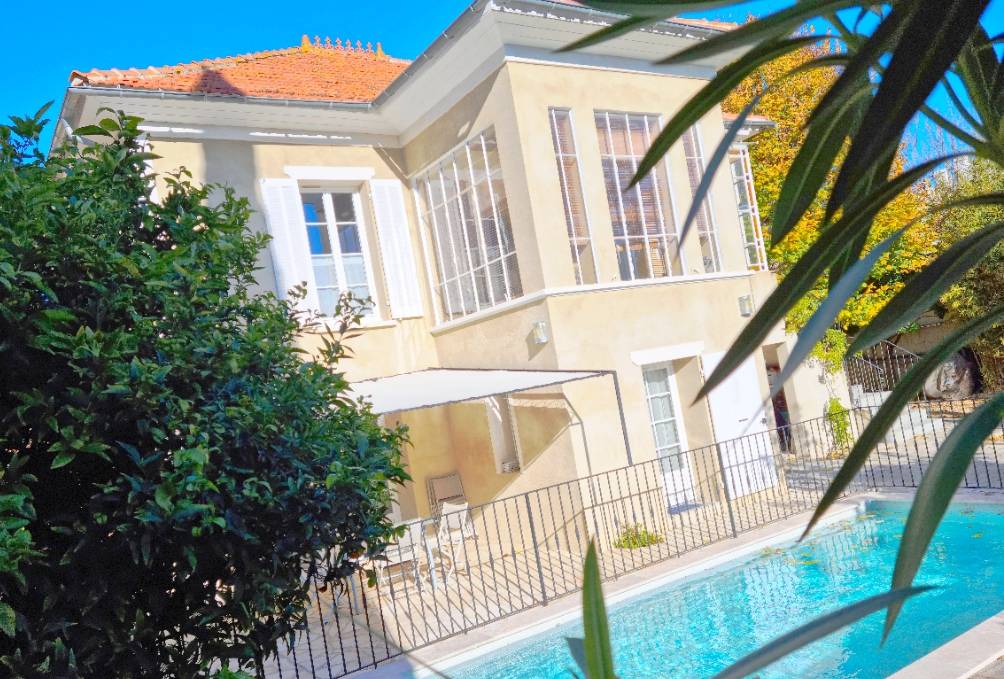 Villa de charme et de caractère des années 30 intégralement rénovée à vendre à Sanary