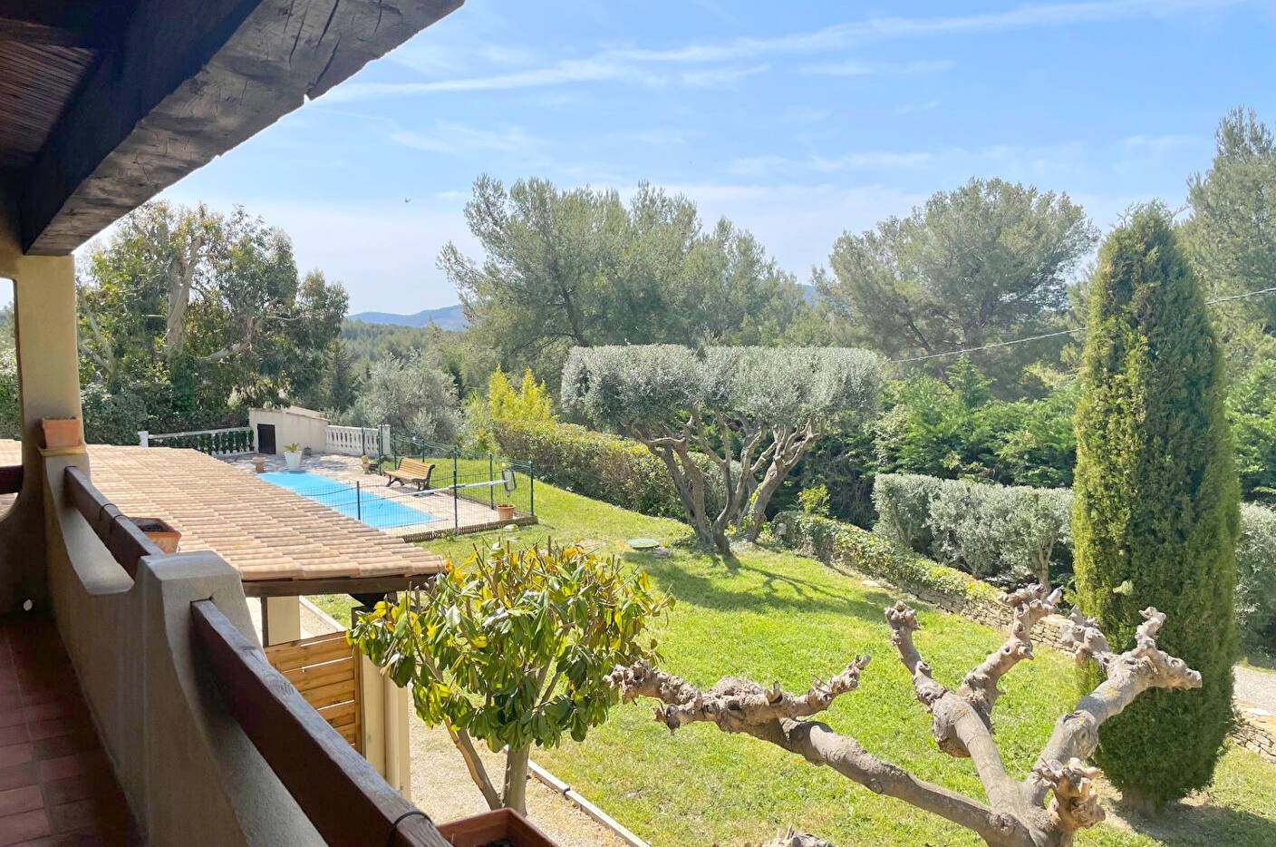 Villa de campagne avec piscine à vendre dans le village du Beausset