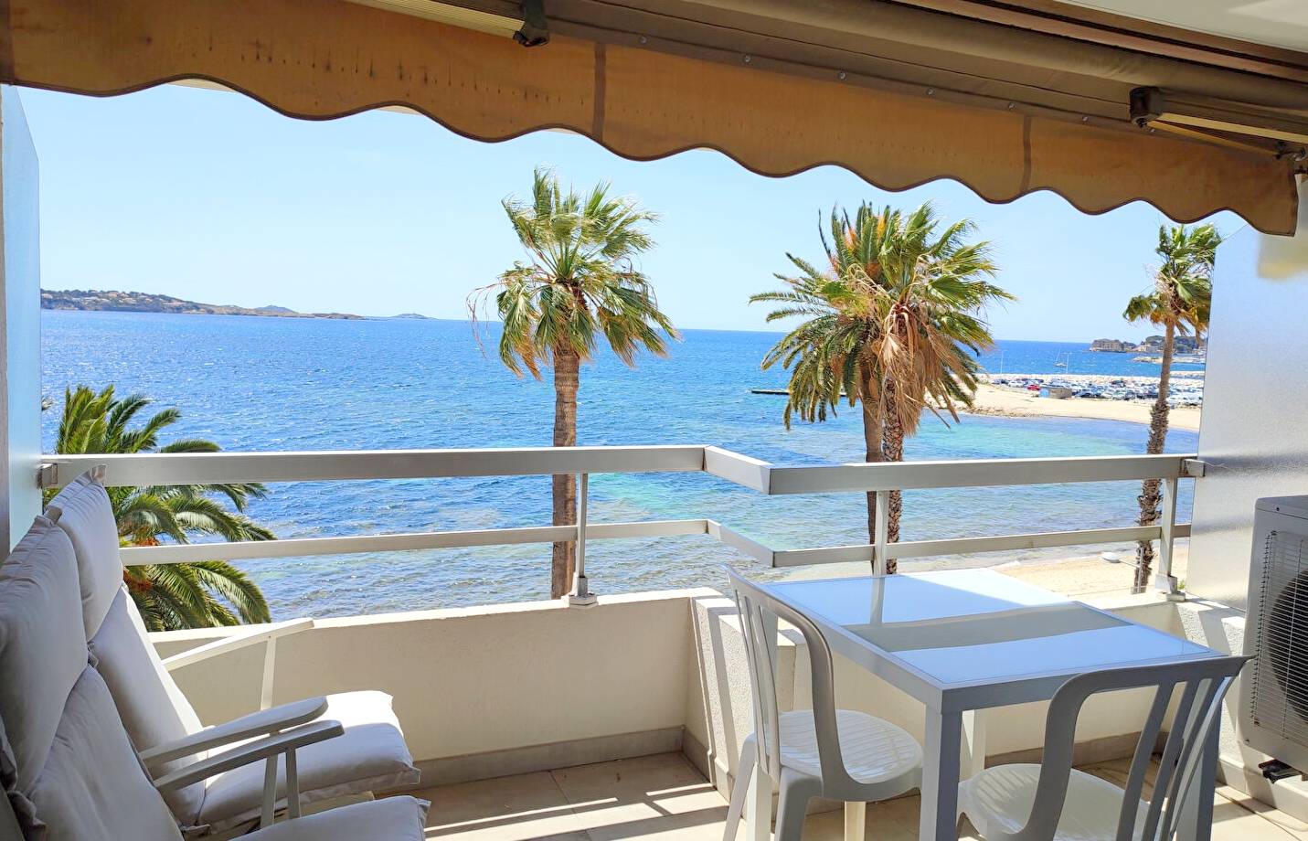 Appartement avec vue mer panoramique à vendre sur l'Avenue de la Libération à Bandol