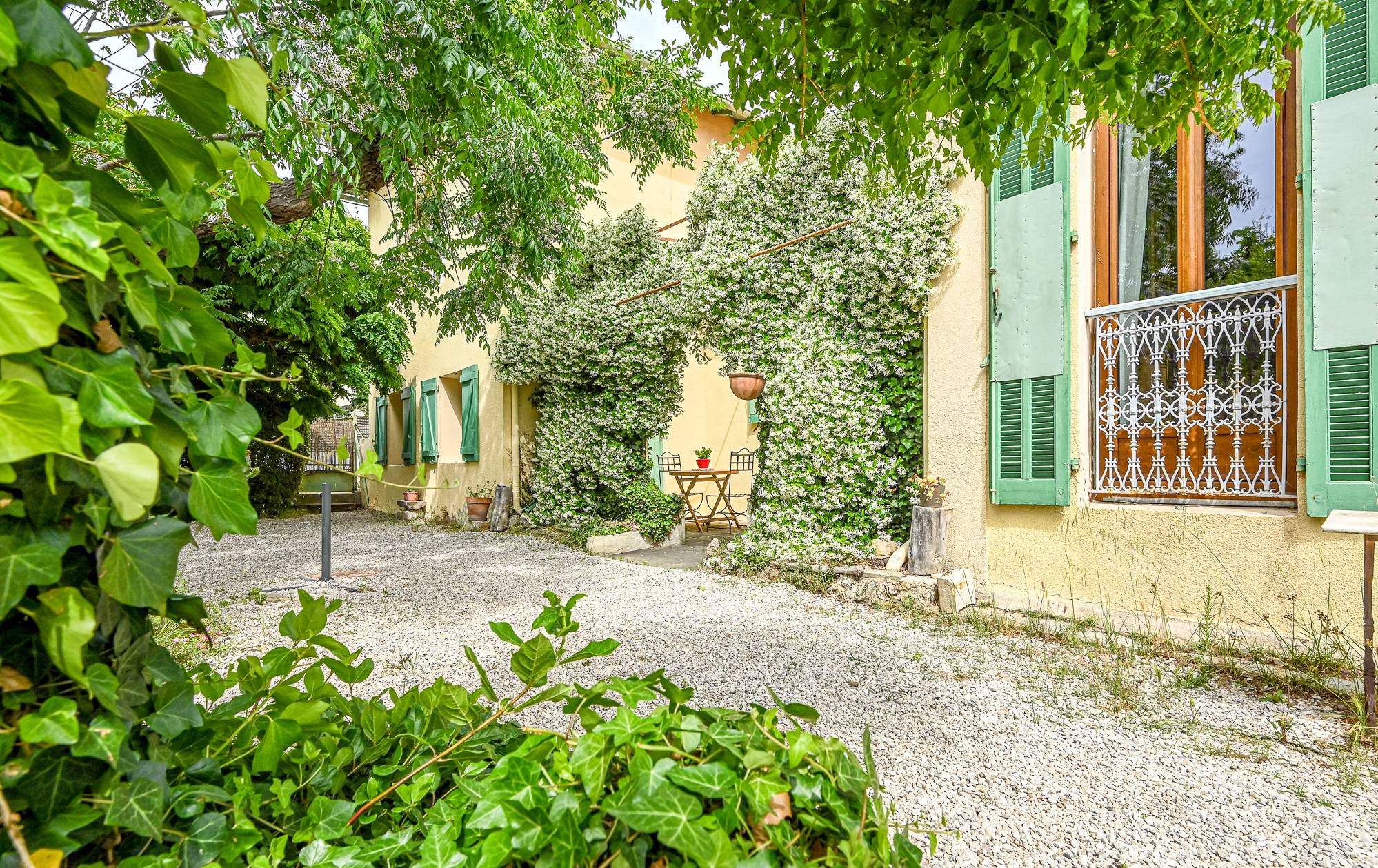 Maison avec parcelle de terrain à vendre entre la plage de Portissol et le centre-ville de Sanary