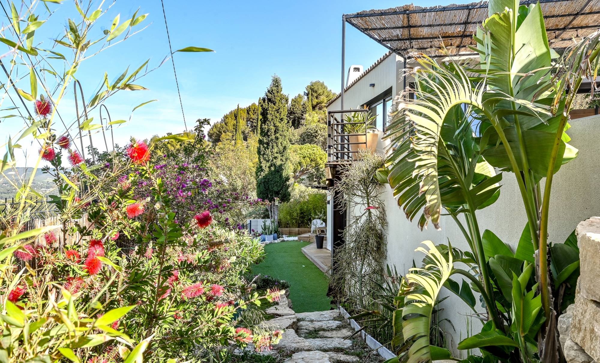 Villa contemporaine avec piscine à vendre à côté du village du Castellet