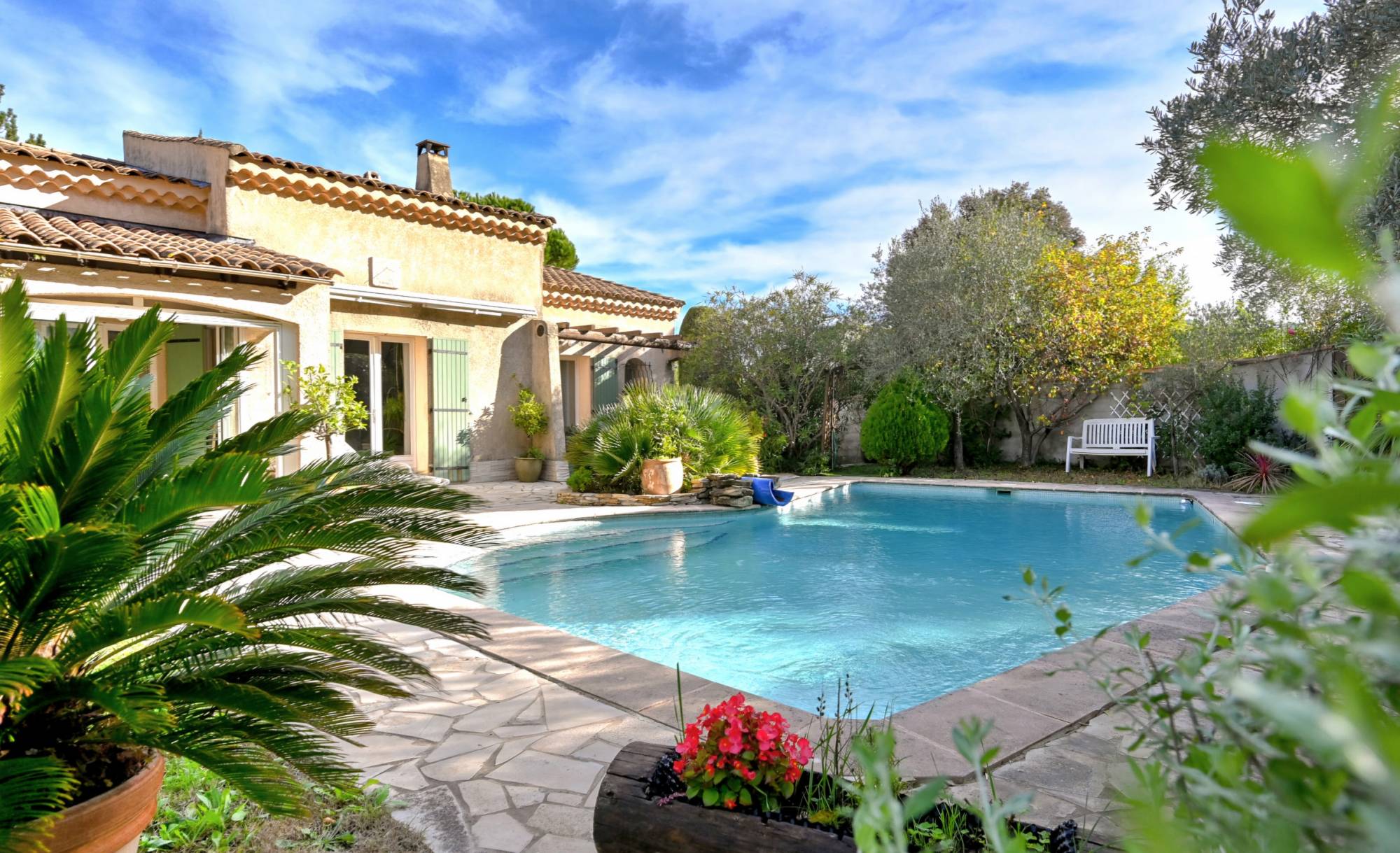 Propriété de charme avec piscine à vendre dans les Bouches-du-Rhône