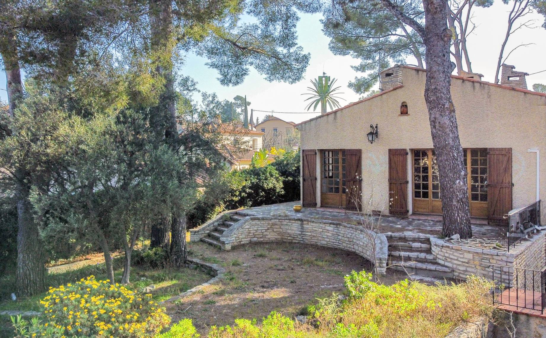 Maison individuelle avec garage à vendre sur les hauts de Portissol à Sanary-sur-Mer