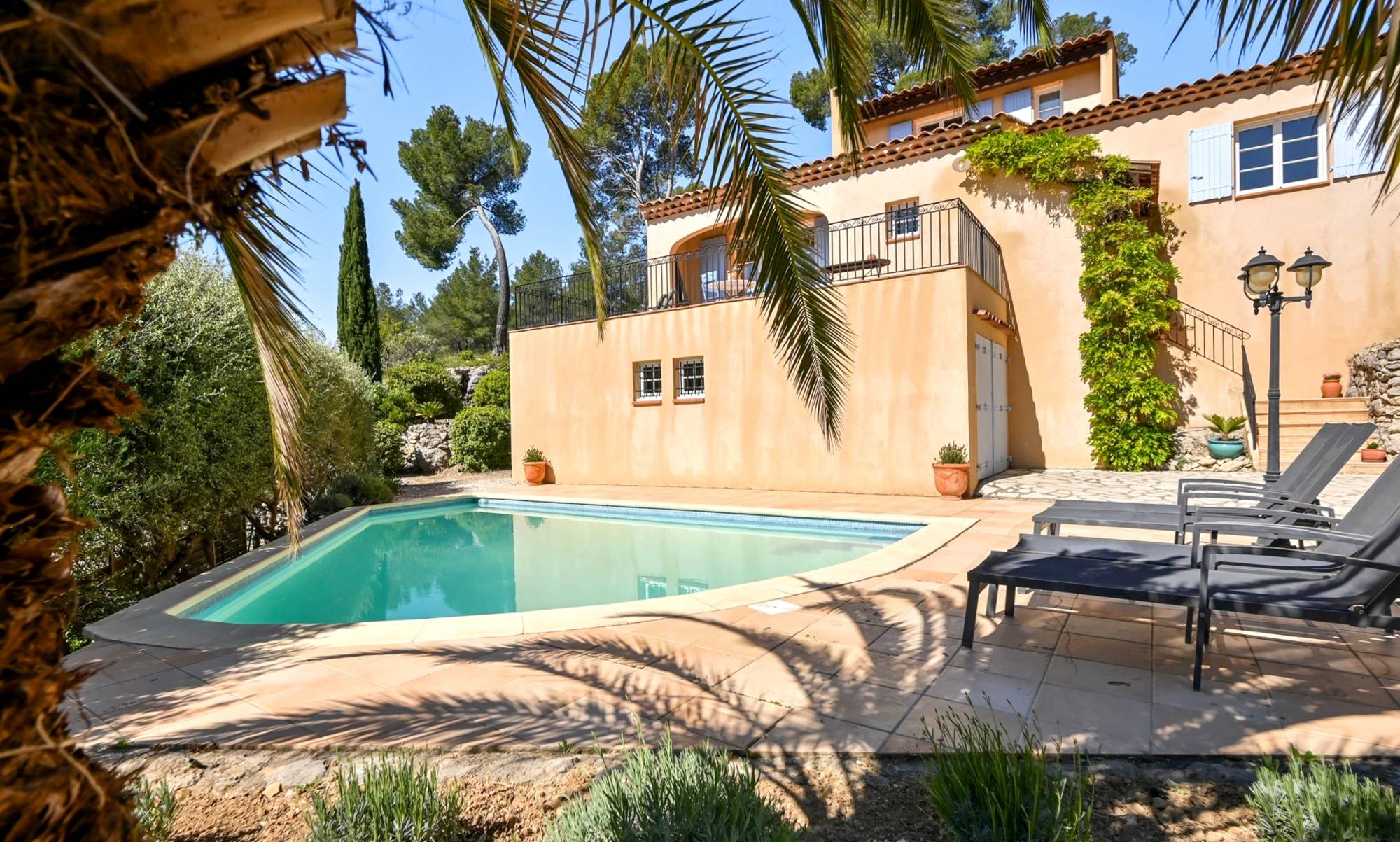 Villa provençale de charme à vendre à proximité du village de la Cadière-d'Azur