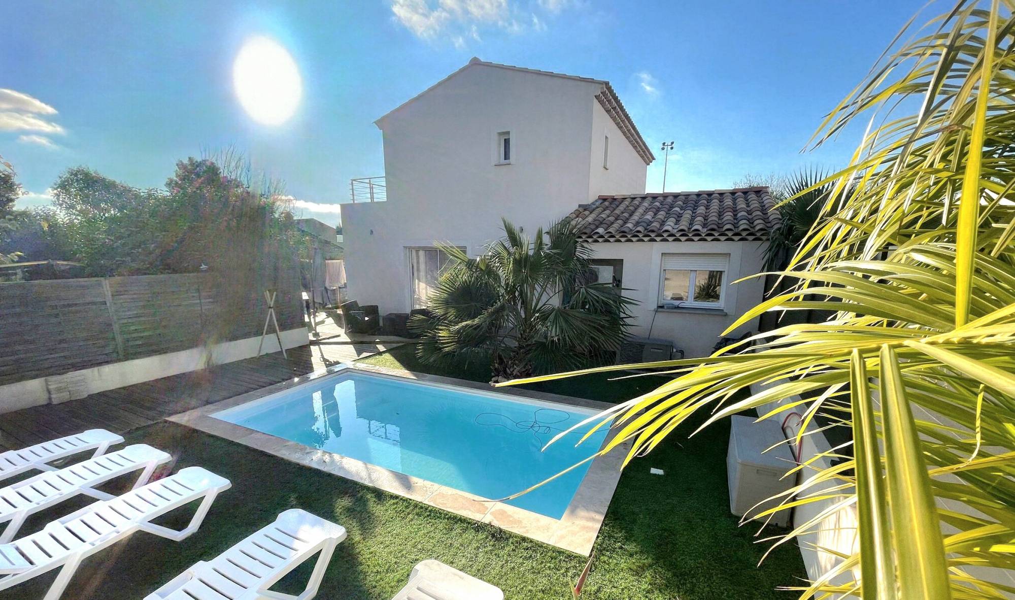 Maison individuelle avec piscine chauffée à vendre quartier de la Guicharde à Sanary-sur-Mer